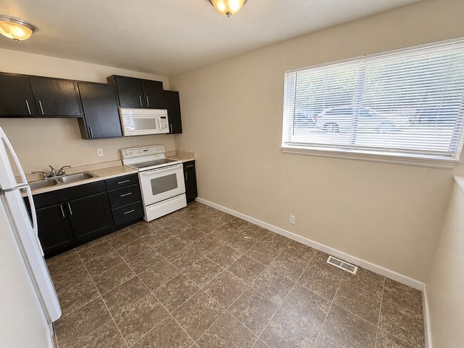Photo - 4168 W 3280 S Unidad 01
