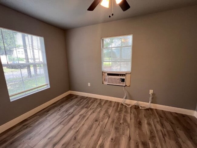 Photo - Wheatley Heights Gem