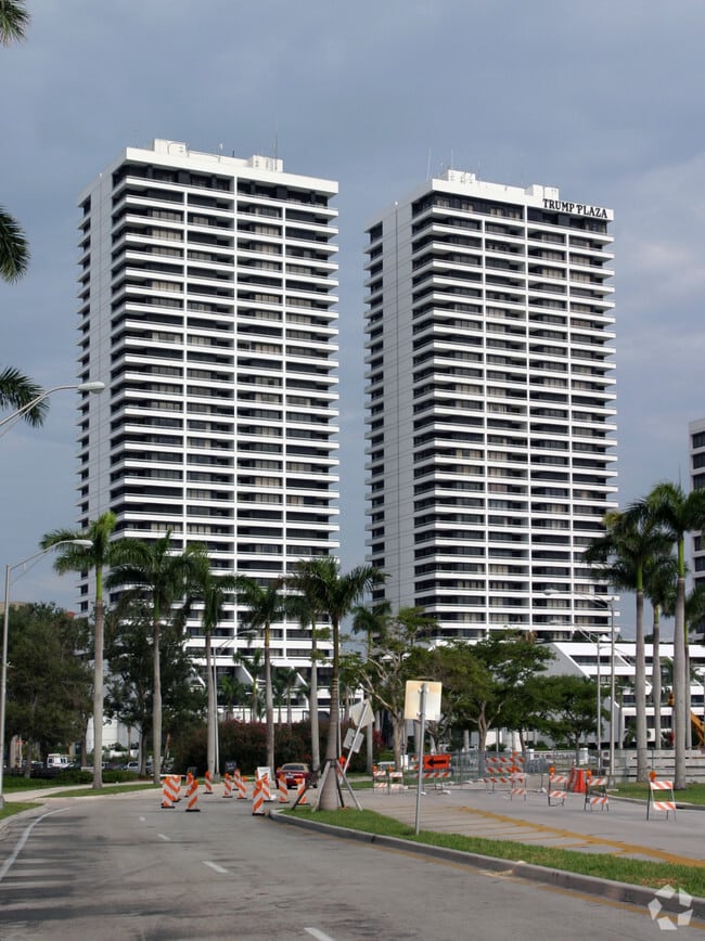 The Plaza of the Palm Beaches - The Plaza of the Palm Beaches Apartments