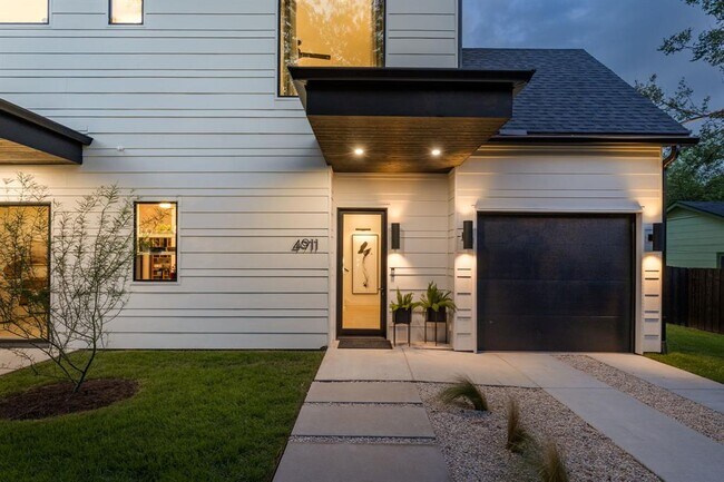 Photo - 4911 Duval St