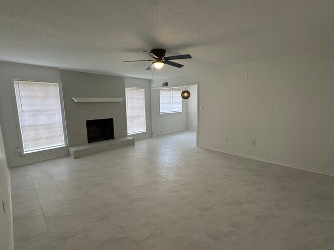 Photo - 7929 Steven Franklin Dr