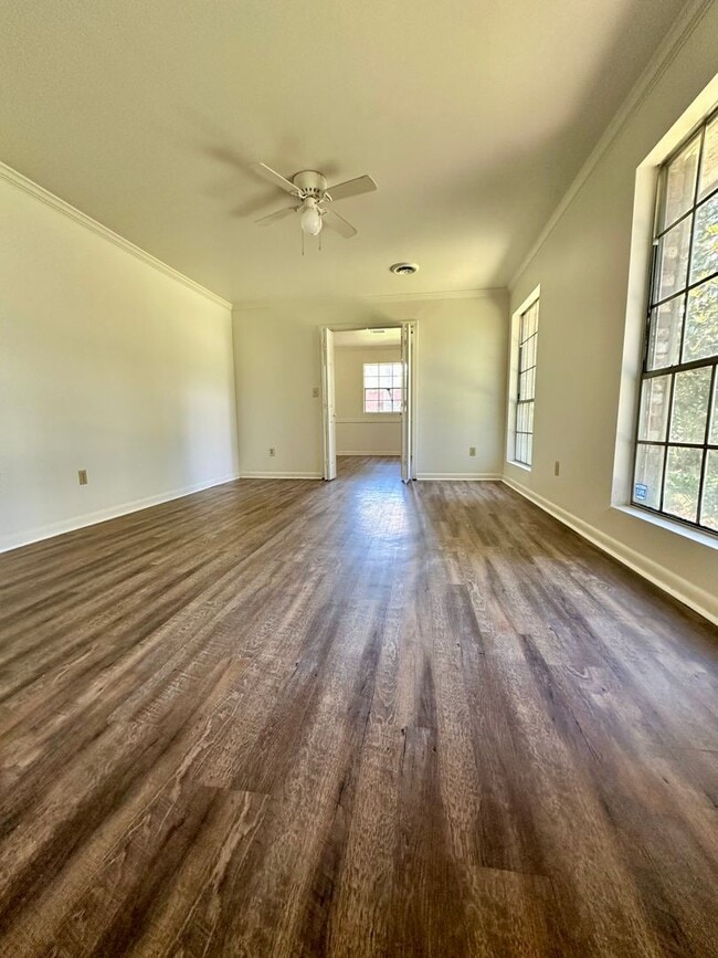 Photo - 1519 Roswell Dr