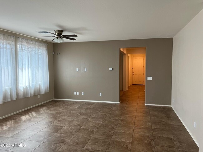 Photo - 3330 E Russell St