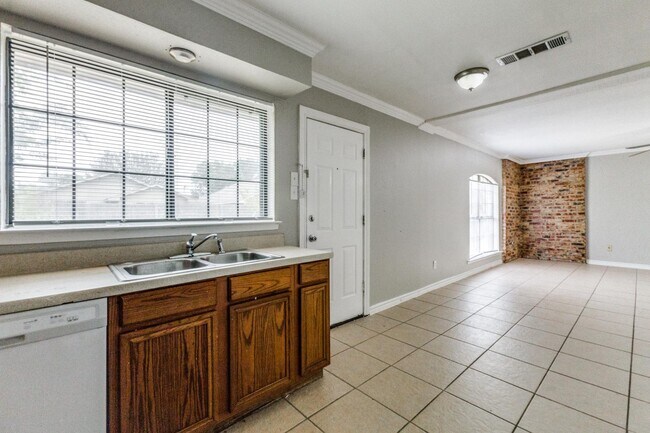 559 Perch Rd