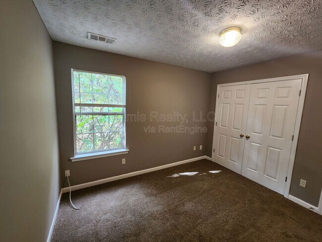 Photo - 4519 Swan Trce