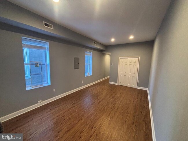 Photo - 3145 W Diamond St Unit 2