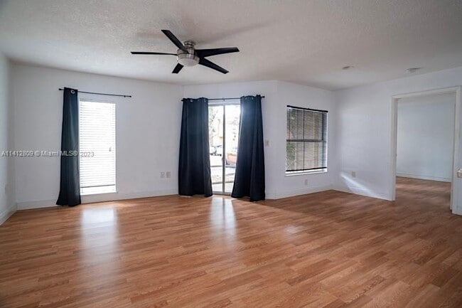 Photo - 4807 Via Palm Lakes Unit 807