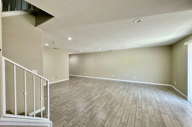 Photo - 16397 Valencia Ave