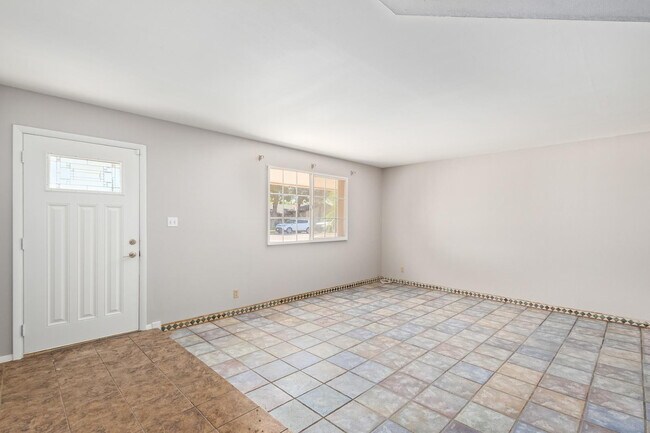 Photo - 1918 E Palmcroft Dr