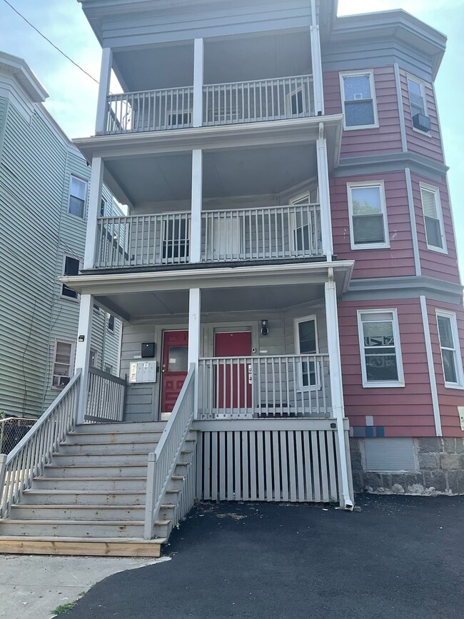 7 Crowell St