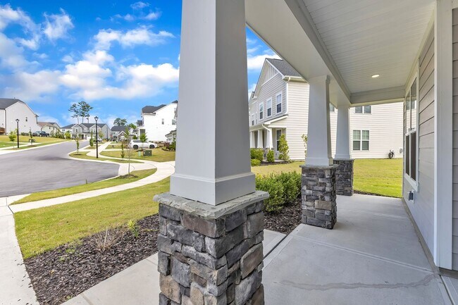 Photo - ***Stunning Wake Forest 5/4 ***