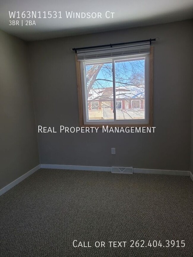 Photo - W163N11531 Windsor Ct