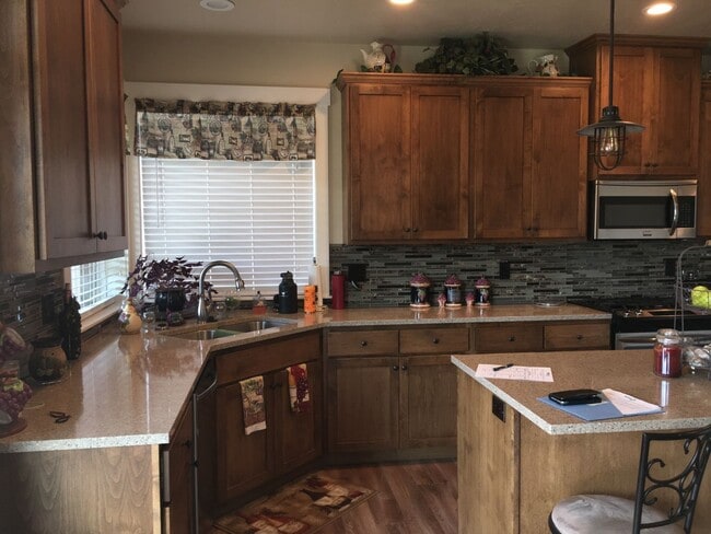 Photo - 3 Bedroom 2 Bath Home in NW Redmond Furniture NOT Included.