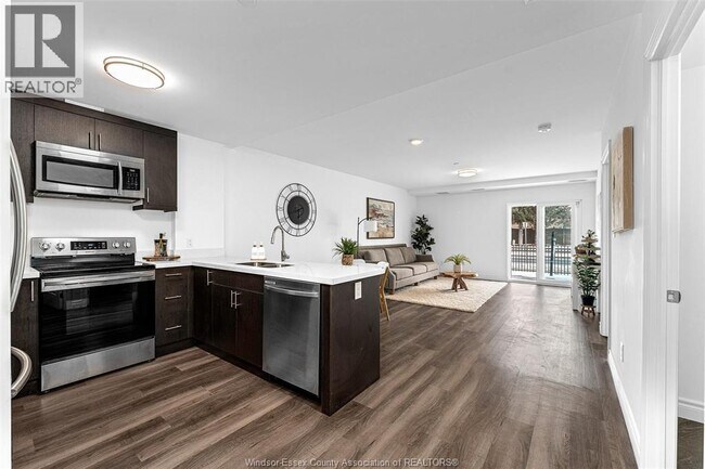 Photo - 1611 Banwell Rd Unité 122