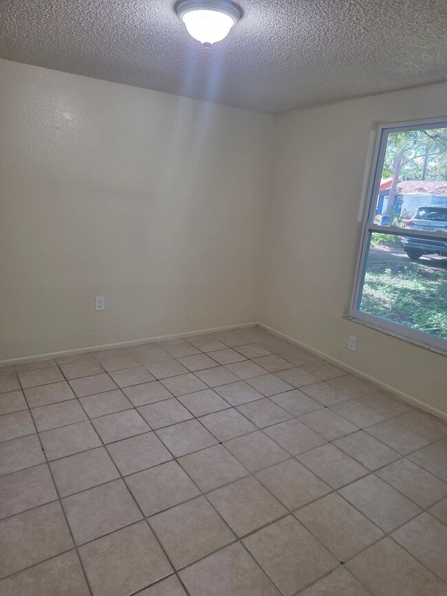 Photo - 307 58th Ave E