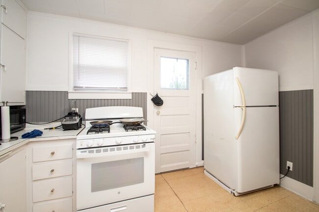 Photo - 1403 W Barker Ave