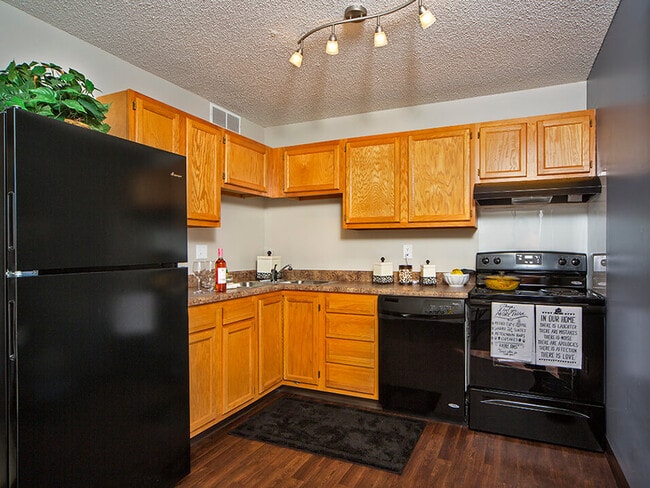 Spacious Kitchens with Dishwasher! - Indian Woods