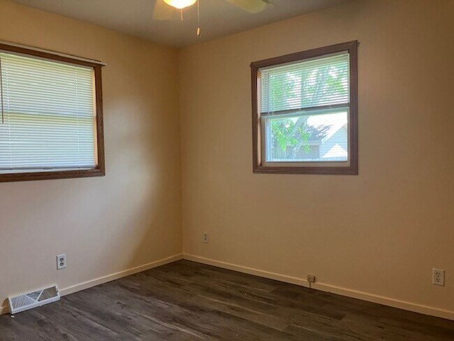 Photo - Arneberg Properties Unidad 5905 50th Ave