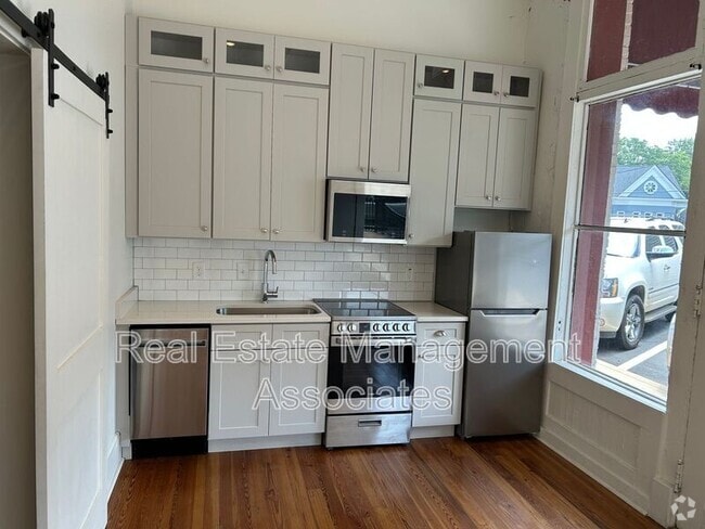 Building Photo - 215 Main St Unit 1A Rental