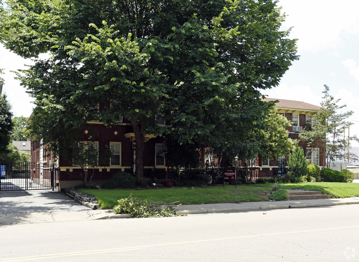 Primary Photo - 23 S McLean Blvd