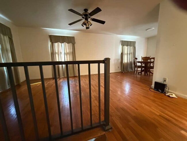 Photo - 2306 Elwood Ave