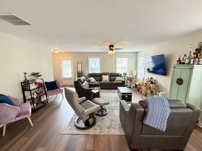 Photo - Lantern's Walk Home for Rent