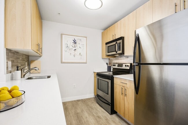 Building Photo - James and Harrison Court Rental