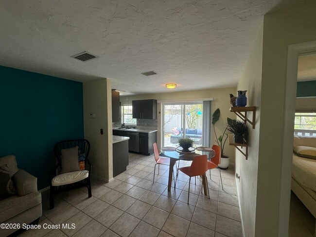 Photo - 121 Franklyn Ave