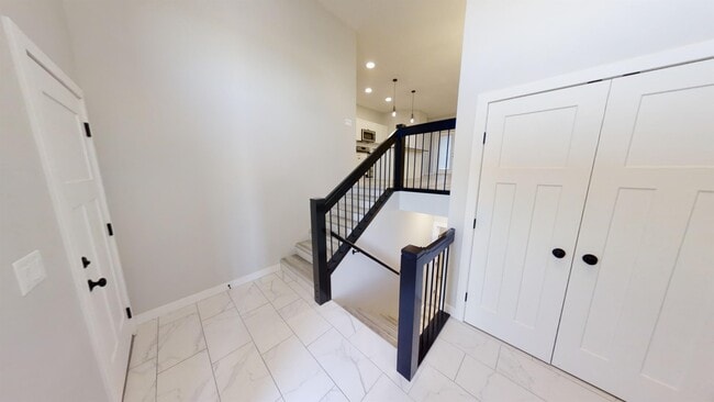 Photo - 10510-105131 131 Ave