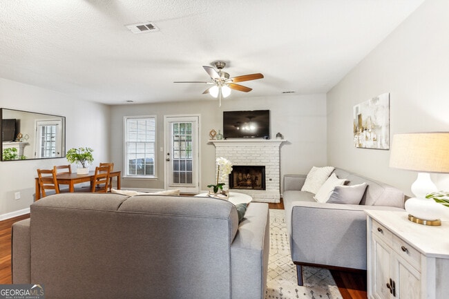 Photo - 1166 Magnolia Way SE