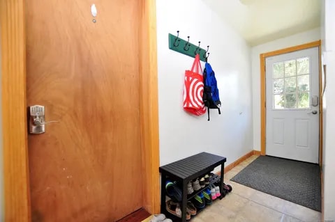 Photo - 349 Naubuc Ave Unidad A