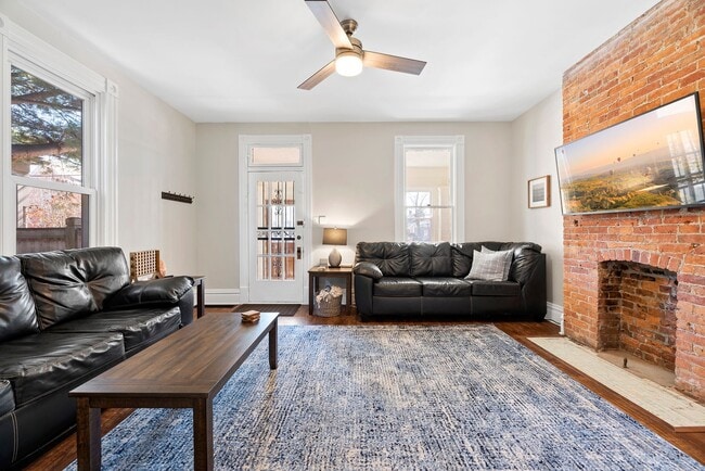 374 E Whittier St Unit 374