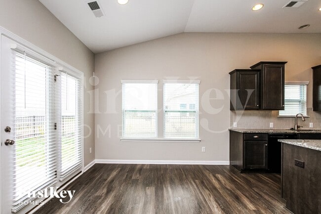 Photo - 136 Avalon Reserve Dr