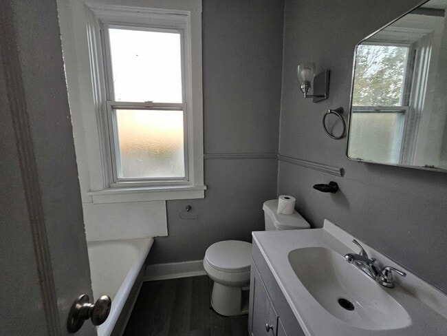Photo - 2 Bedroom apartment for rent! Located in ...