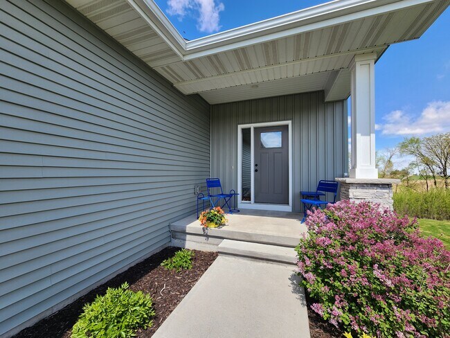 Photo - 114 Dogwood Ln