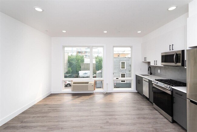 Photo - 396 Summit Ave Unidad 1R