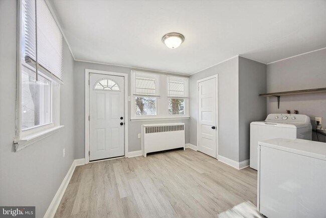 Photo - 23 Woodbine St