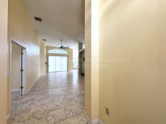 Photo - 140 Moss Ln