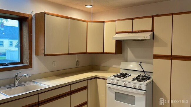 Photo - 11 S Pelham Ave