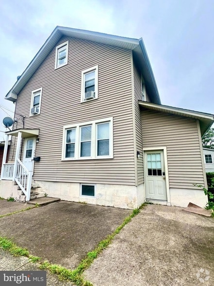 Building Photo - 75 E Browning Rd Rental