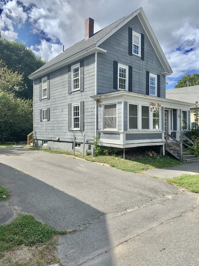 Building Photo - 252 Grove St Rental