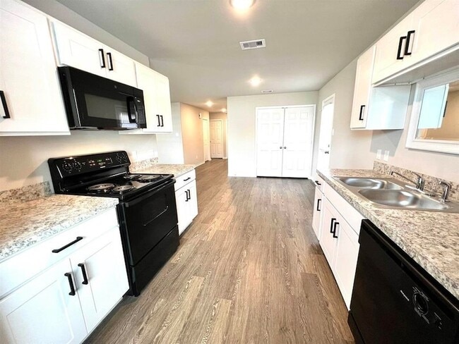 Photo - 1403 W Virginia St