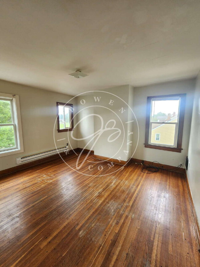 Photo - Spacious 2 bed (no living room/spacious be... Unidad #C