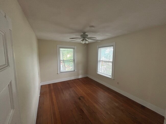 Building Photo - 27R Albion St Rental