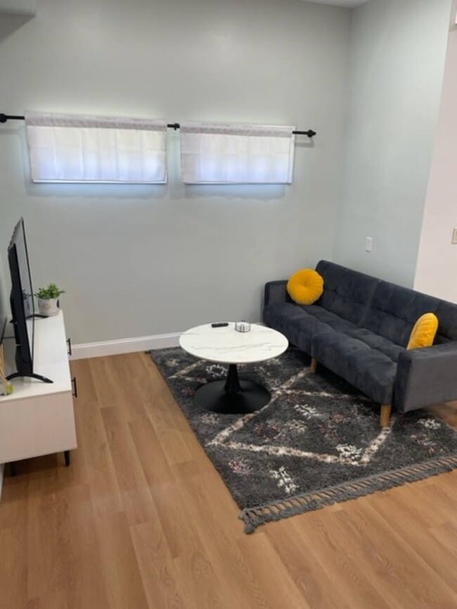 Photo - 1000 Longley Ave NW