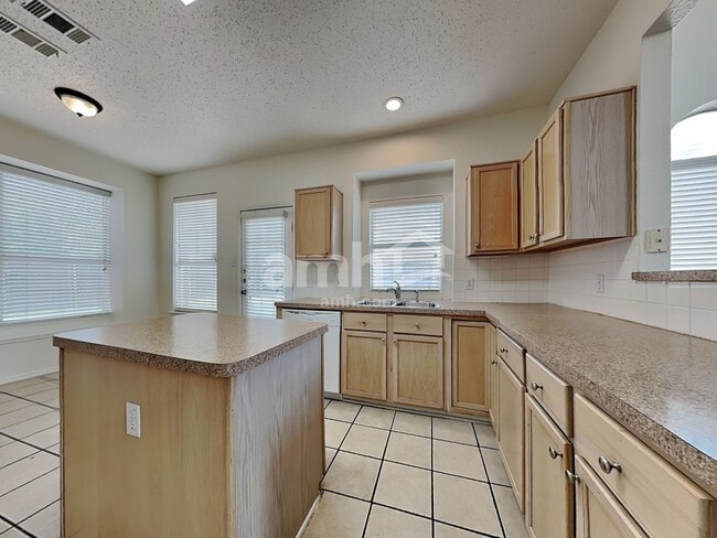 Photo - 1809 Mapleleaf Dr