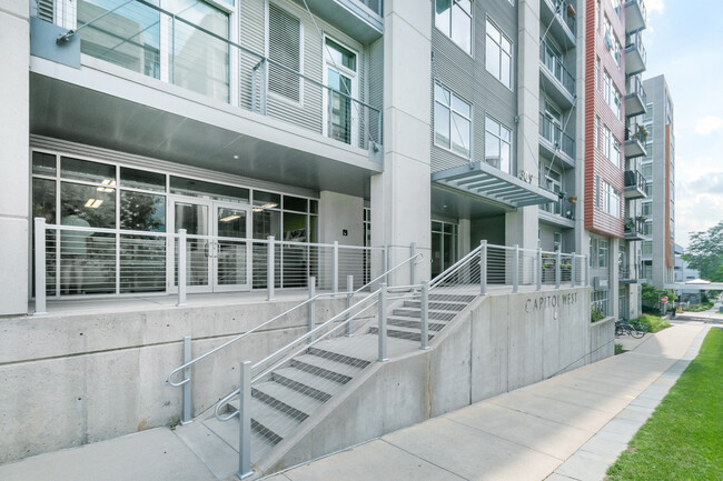 Photo - 309 W Washington Ave Unidad 213