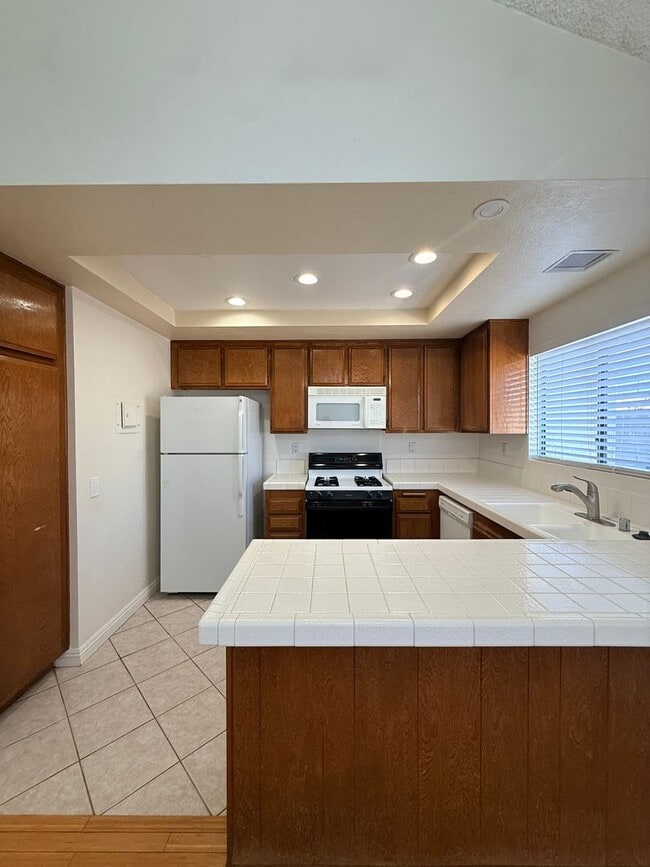 Photo - Private 2 Bed 2 Bath Single-Story Living in West Anaheim Unidad B