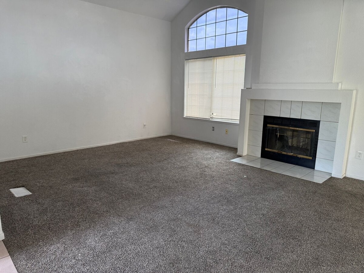 Photo - 418 Kinsmill Ct