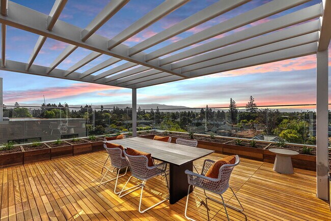 Photo - Maxwell Sunnyvale